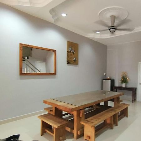 Homestay Roma Suite Kuala Terengganu Zewnętrze zdjęcie